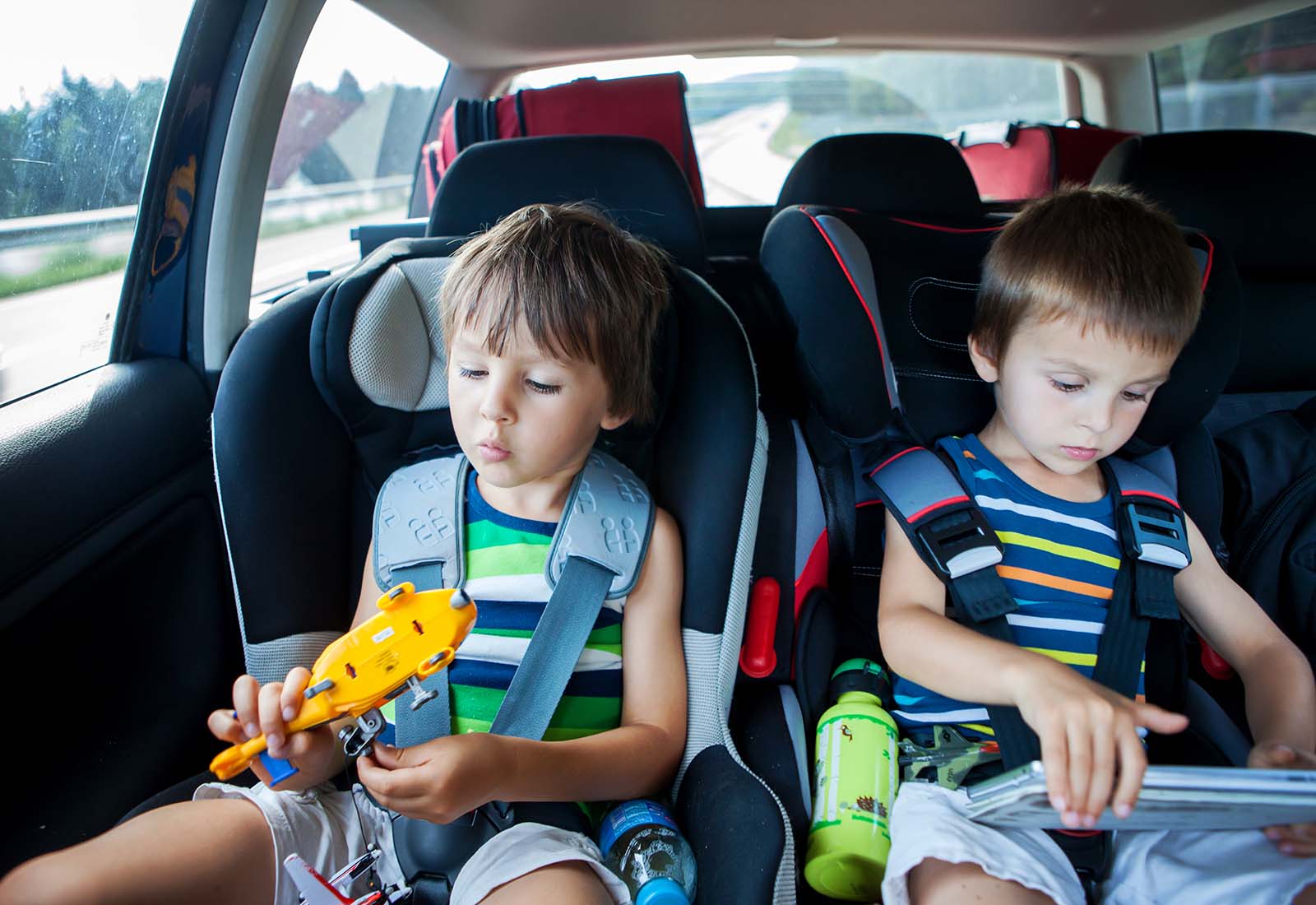 errores al llevar niños en el coche