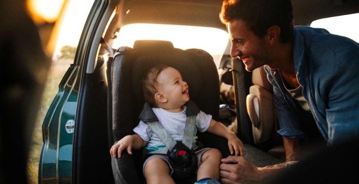Recomendaciones para viajar con bebés en coche